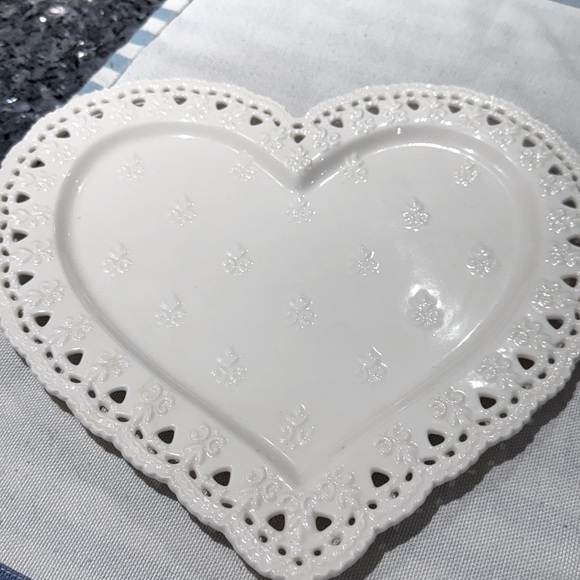 ✨ Vintage Skye McGhie Heart-Shaped Lace Serving Plate – Cottage-Chic Romance! ✨ - Picture 7 of 16